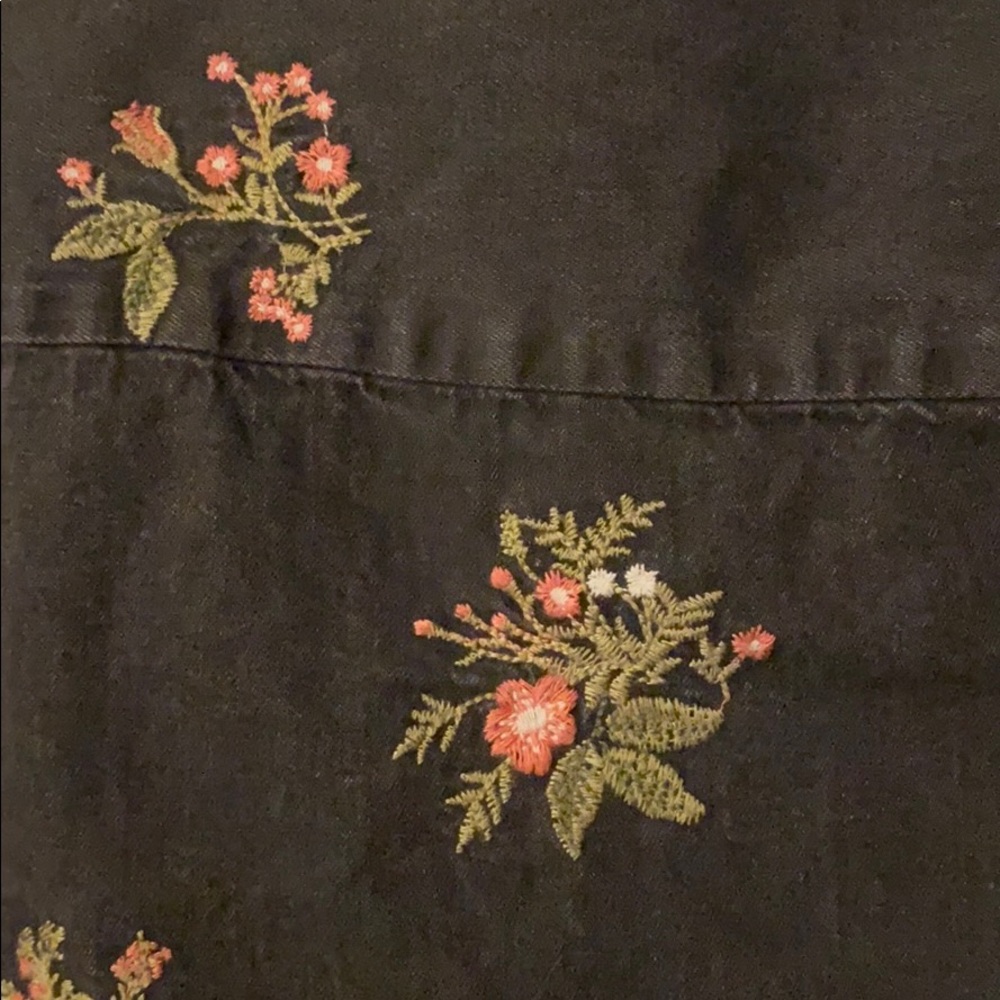 AE Embroidered Top - Picture 5 of 5